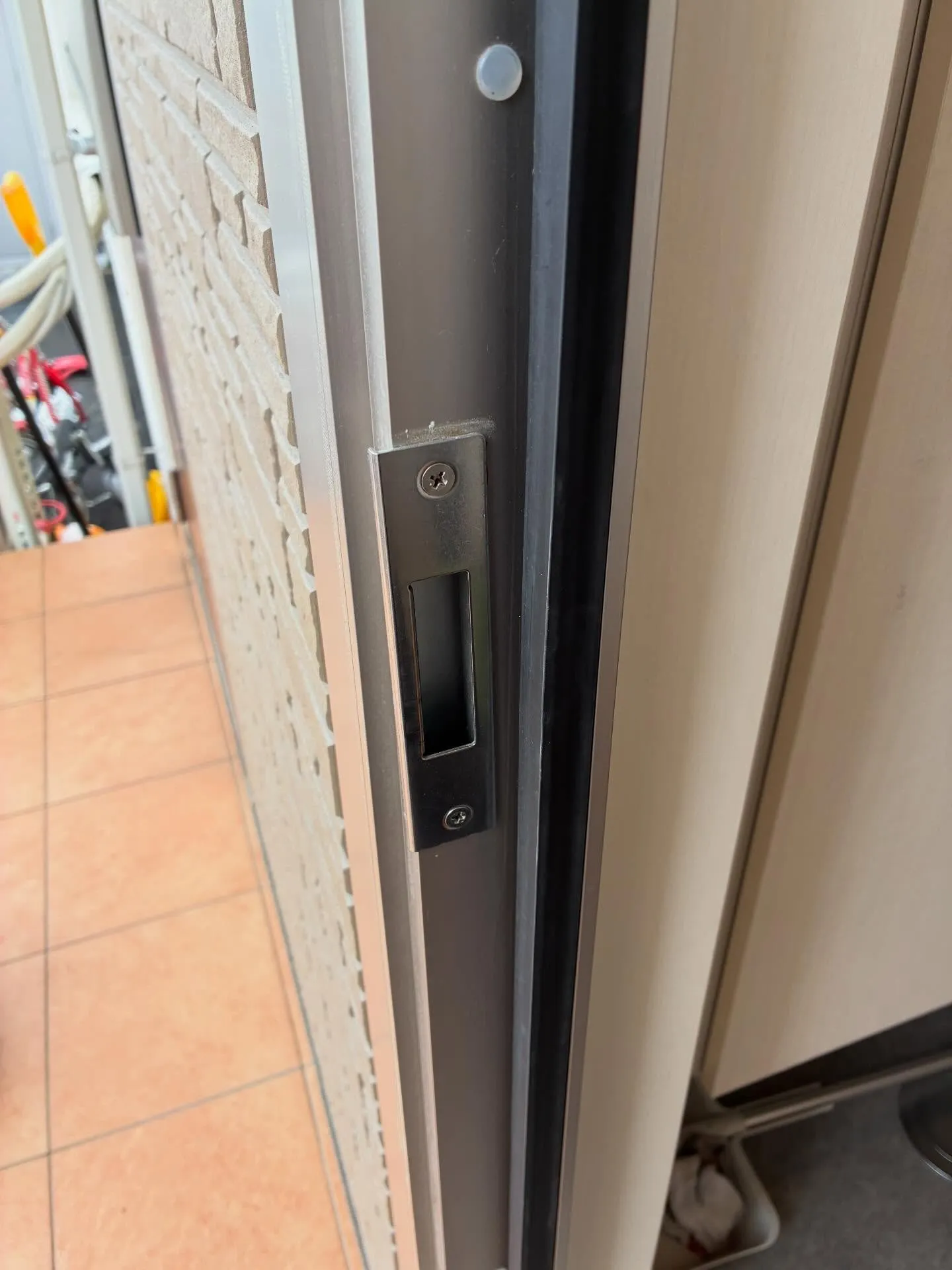 玄関開戸の鍵がかかりにくかったら!